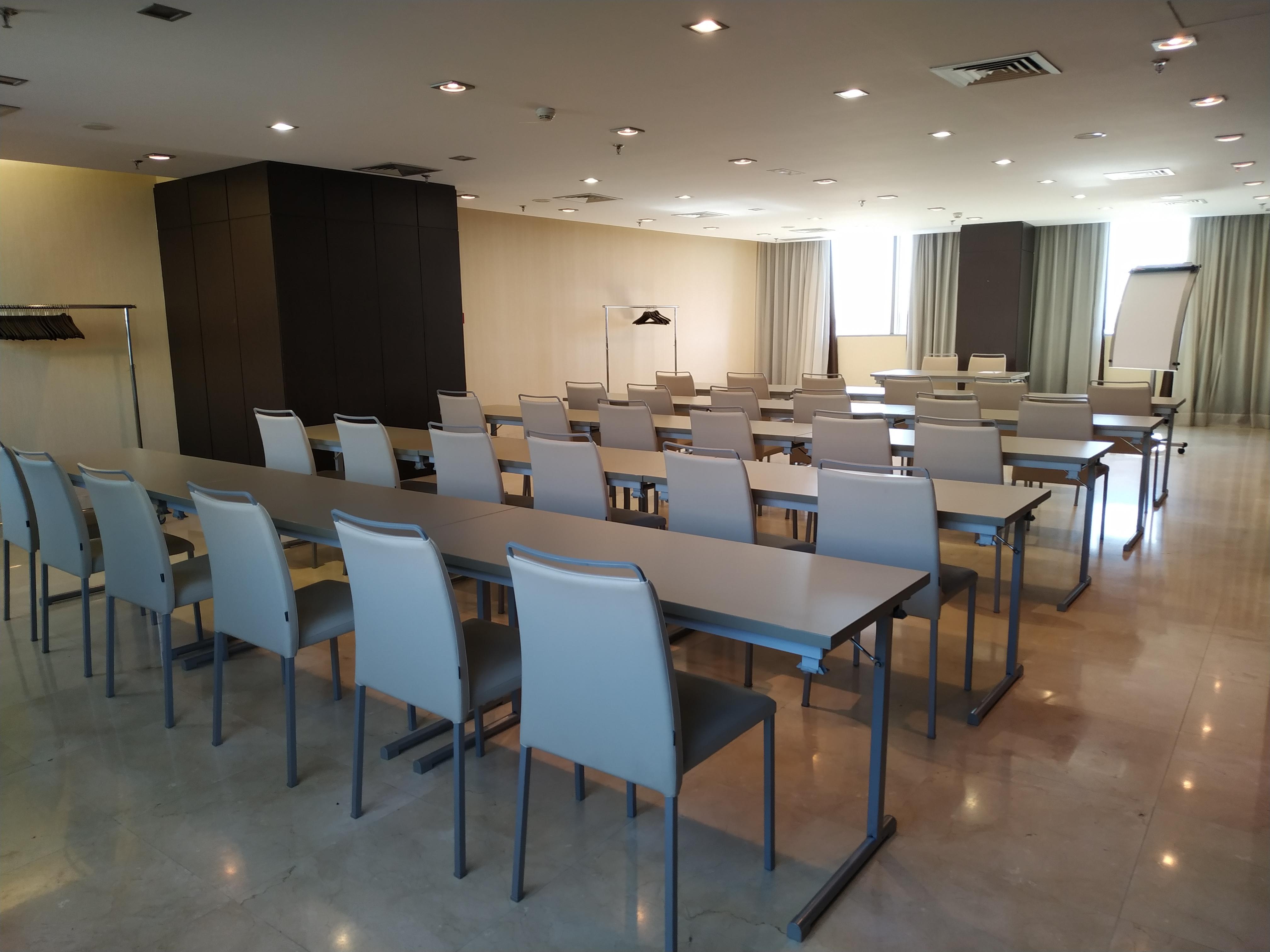 Lcb Hotel Фуэнлабрада Экстерьер фото