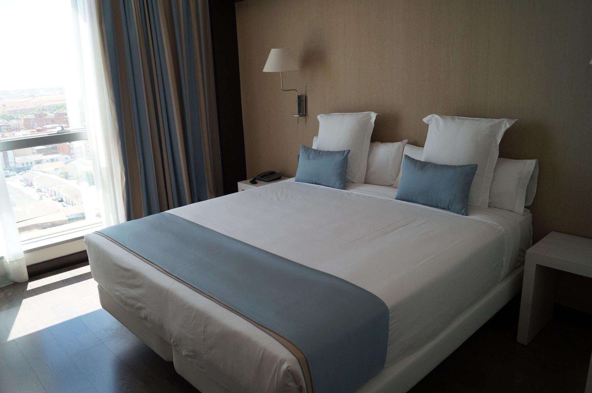 Lcb Hotel Фуэнлабрада Экстерьер фото