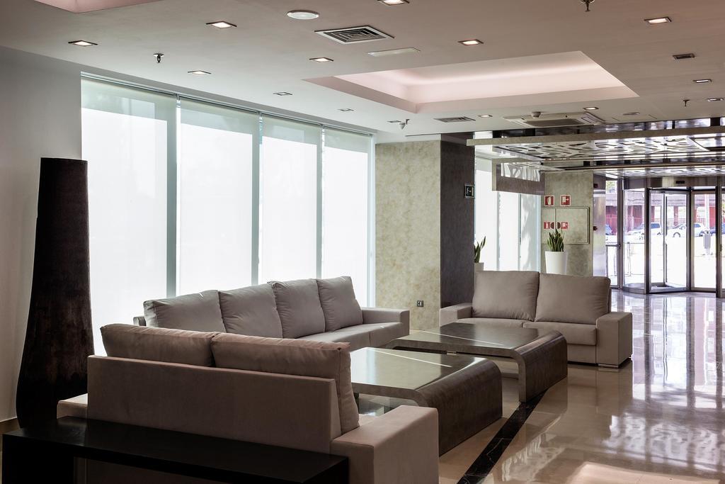 Lcb Hotel Фуэнлабрада Экстерьер фото
